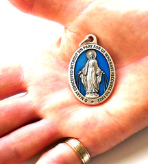 Miraculous 1-1/2″ x 1-1/8″ Silver Tone/Enameled Medal with Cord (taly)