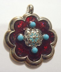 vintage Avon silver tone metal red enameled cross motif religious pendant 54974