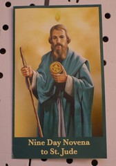 St Jude Medal w/ Reliquary Goldtone over Brass Goldtone Rim 1-1/8″ w Prayer