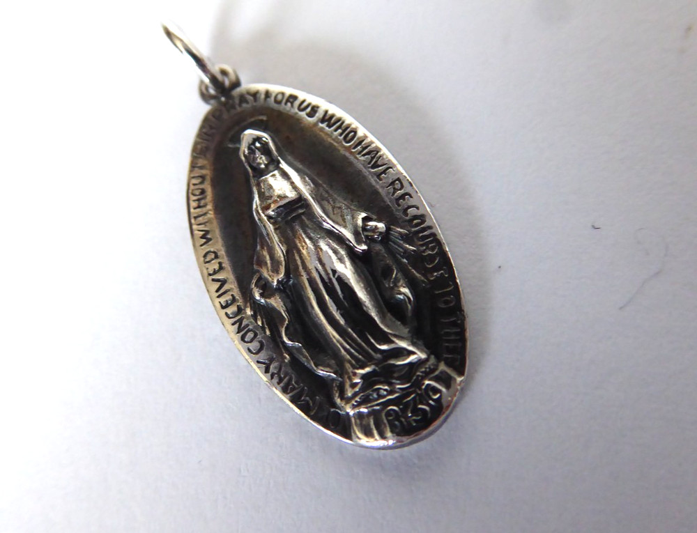 Vintage Chapel Solid Sterling Silver Miraculous Medal Pendant Virgin Mary 1830
