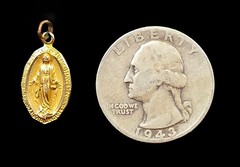 10 kt GOLD MEDAL VIRGIN MARY CATHOLIC CHARM PENDANT-FREE SHIPPING