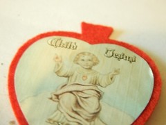 VTG SCAPULAR BADGE CATHOLIC FELT HEART BABY JESUS 1960S ??