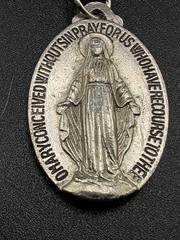 Vintage Miraculous Medal KeyChain Virgin Mary Catholic Silver Tone