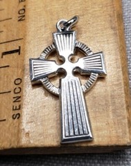 Vintage Pendant Medal Celtic Cross Christian H58