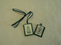 VINTAGE GREEN FELT SCAPULAR IN PLASTIC w/RIBBON AND ONE NO RIBBON NO PLASTIC