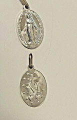 Our Lady of the Miraculous Silver tone Image .50″ Medal, New from Italy #MD-062