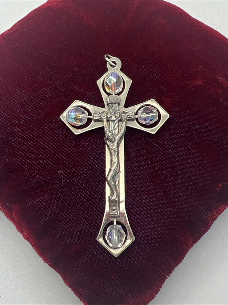 Jesus Christ Crucifix Beaded Silver Tone Metal Pendant Italy 2.5” Catholic
