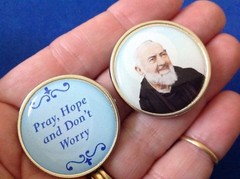 ST PADRE PIO Healing Pocket Token Protection Epoxy 1-1/8″ Saint Medal Prayer