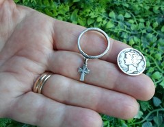 Vintage Sterling silver – RING – w dangle CELTIC CROSS medal charm – size 7-1/4